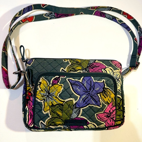 Vera Bradley Handbags - Vera Bradley Iconic Quilted Little Hipster Crossbody Purse w/ RFID Protection